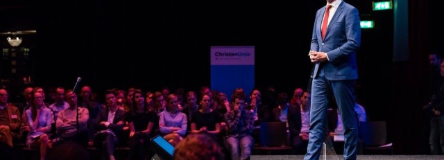 171125 GJ Segers op congres foto pb